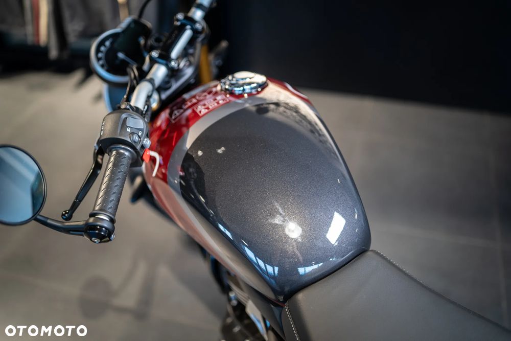 Triumph Inny - 7