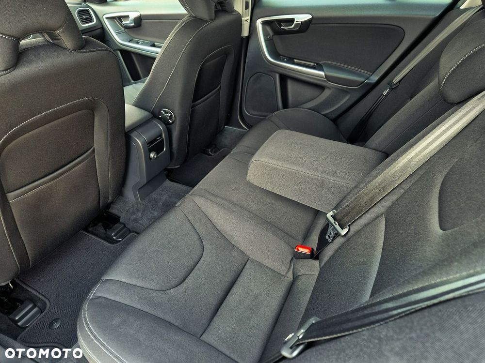 Volvo S60 D3 Momentum - 22
