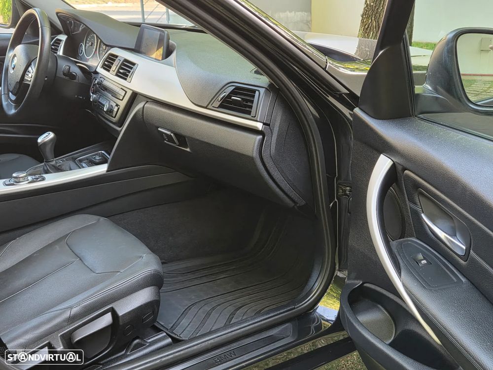 BMW 320 d EfficientDynamics Line Sport - 21