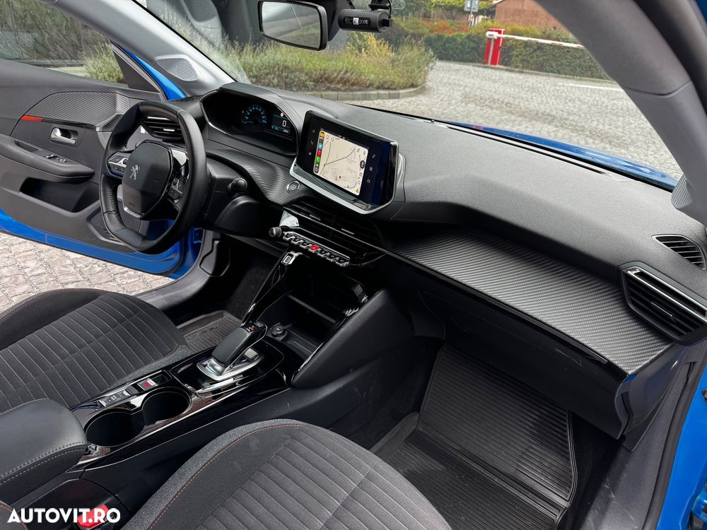 Peugeot 208 - 16