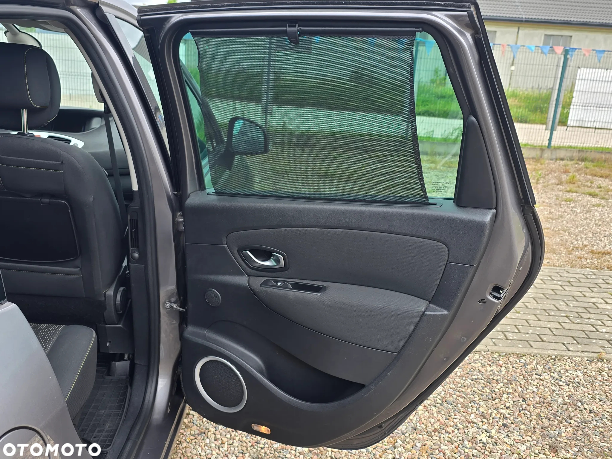 Renault Scenic 1.6 16V 110 TomTom Edition - 12