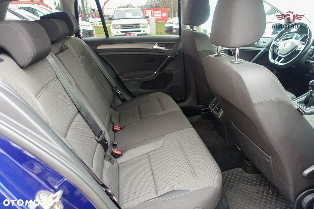 Volkswagen Golf - 12