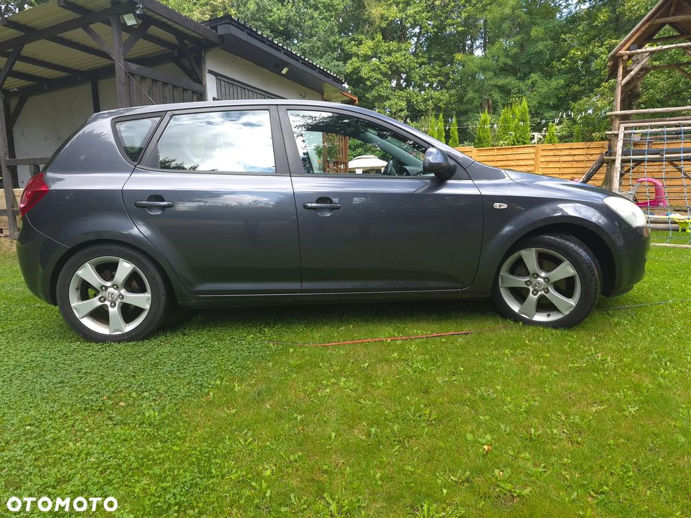 Kia Ceed 1.6 Crdi Comfort - 4