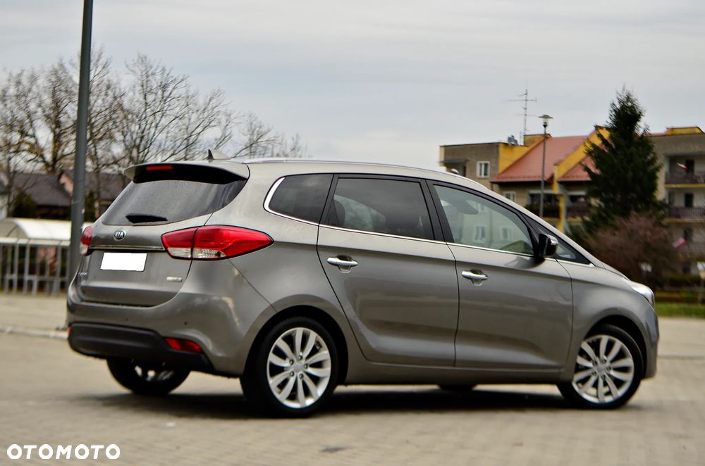 Kia Carens 1.7 CRDi L 7os - 12