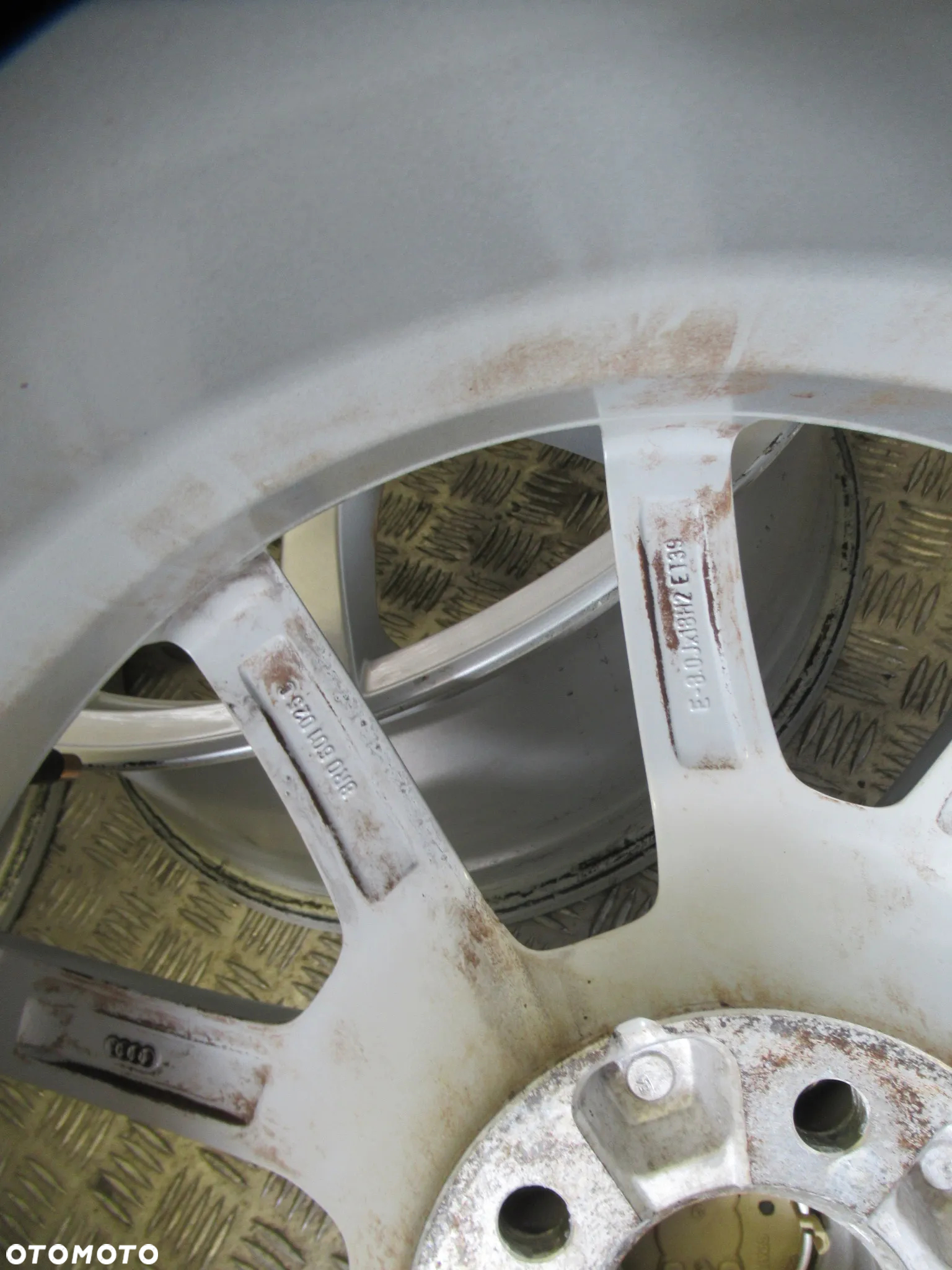 Felgi Audi Q2 Q3 Q5 A4 B8 B9 A6 8Jx18 et39 5x112 - 9