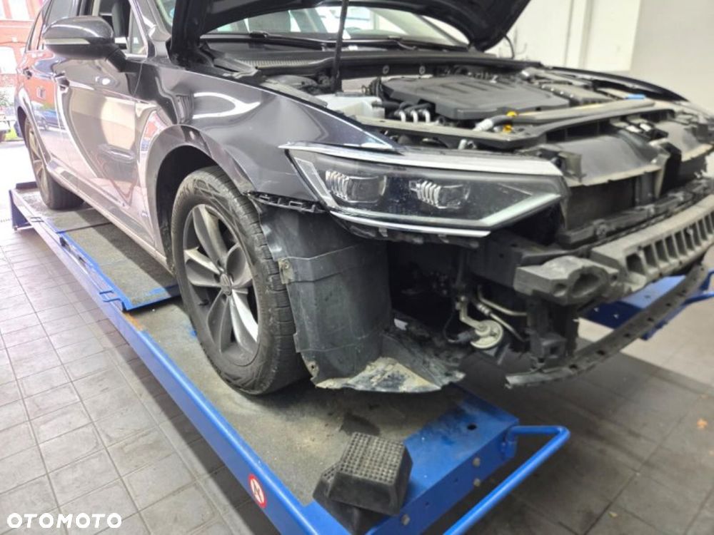 Volkswagen Passat 2023 photo 5