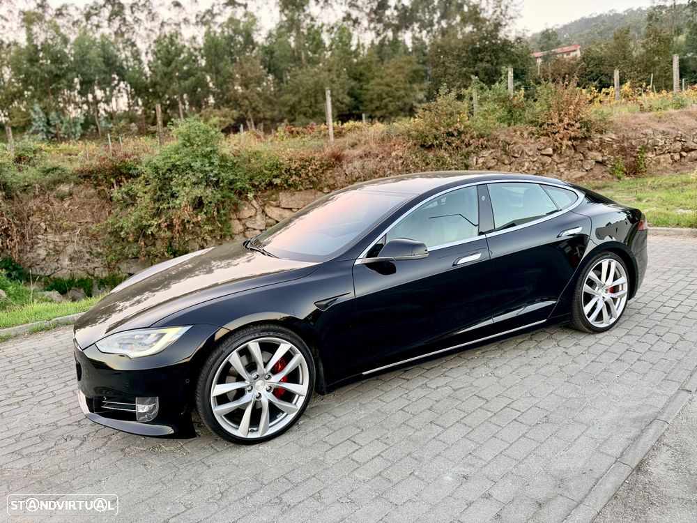 Tesla Model S - 22