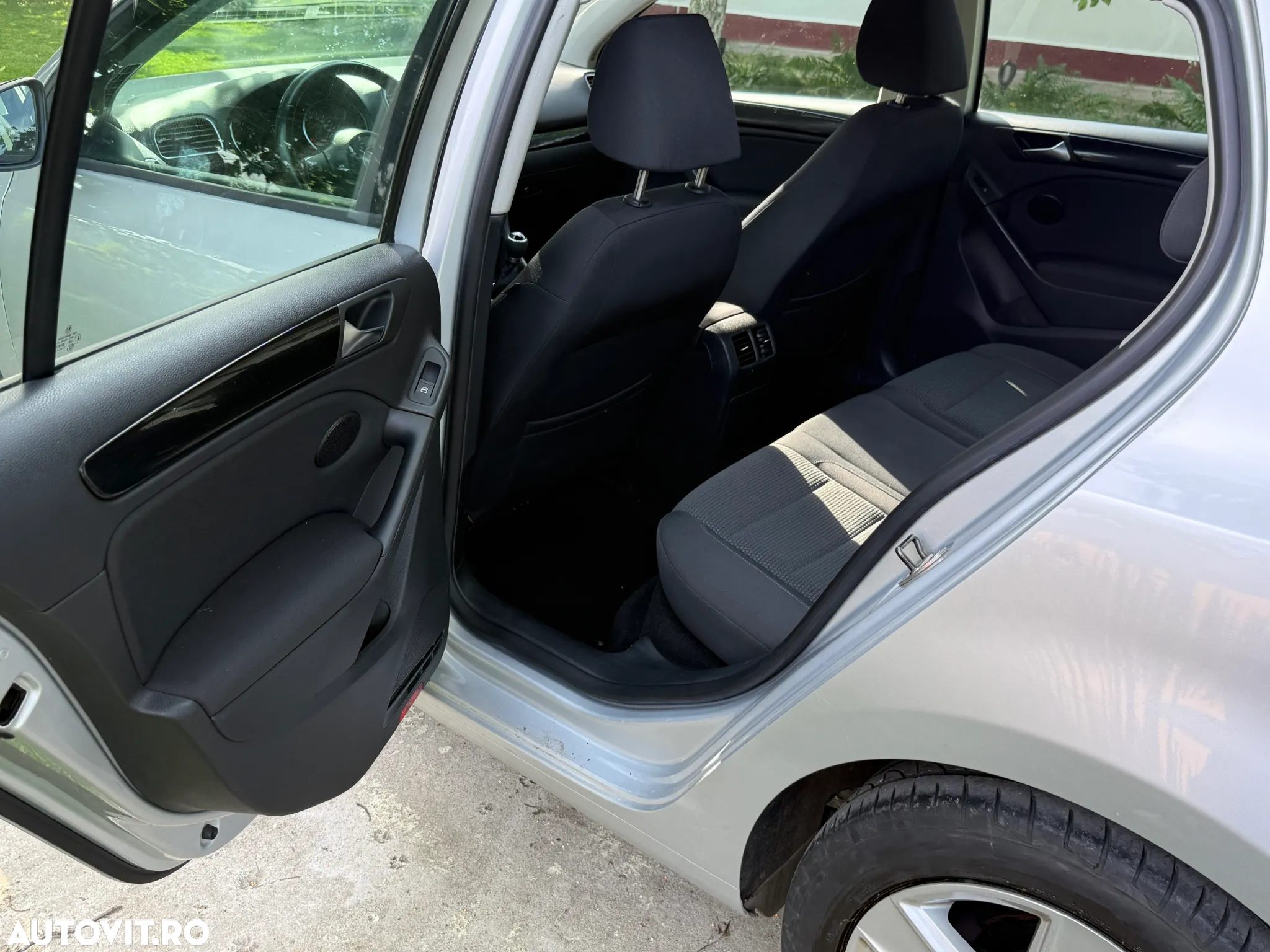 Volkswagen Golf - 9