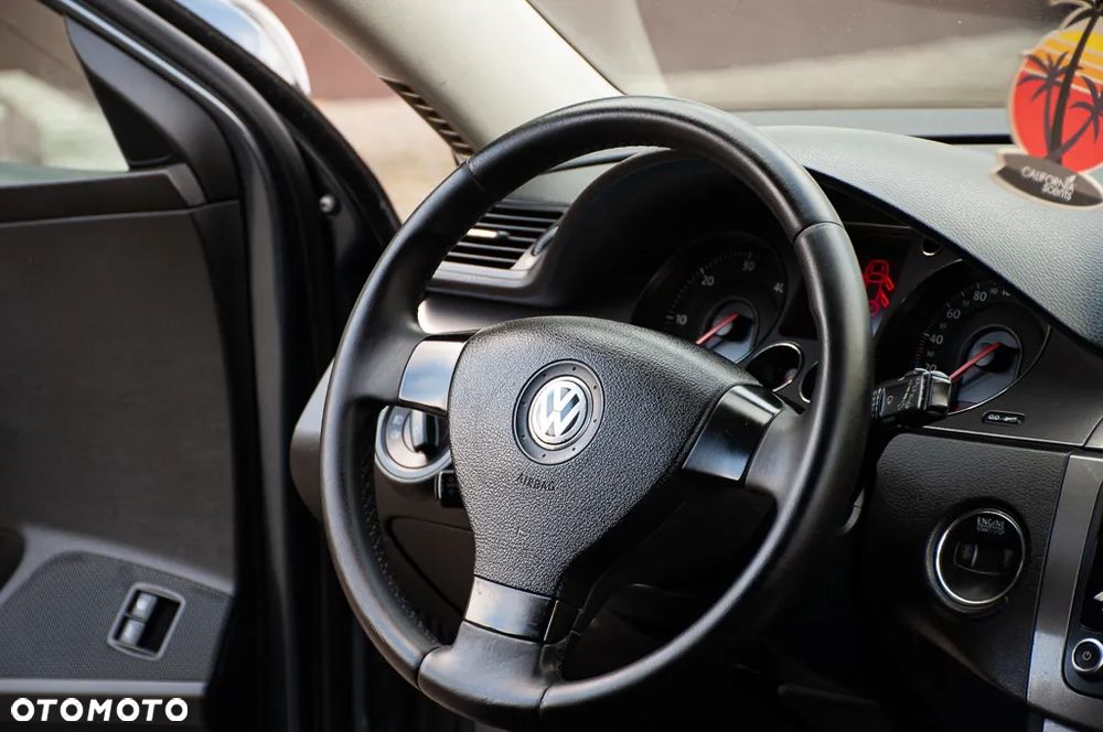Volkswagen Passat 2.0 TDI Comfortline - 20