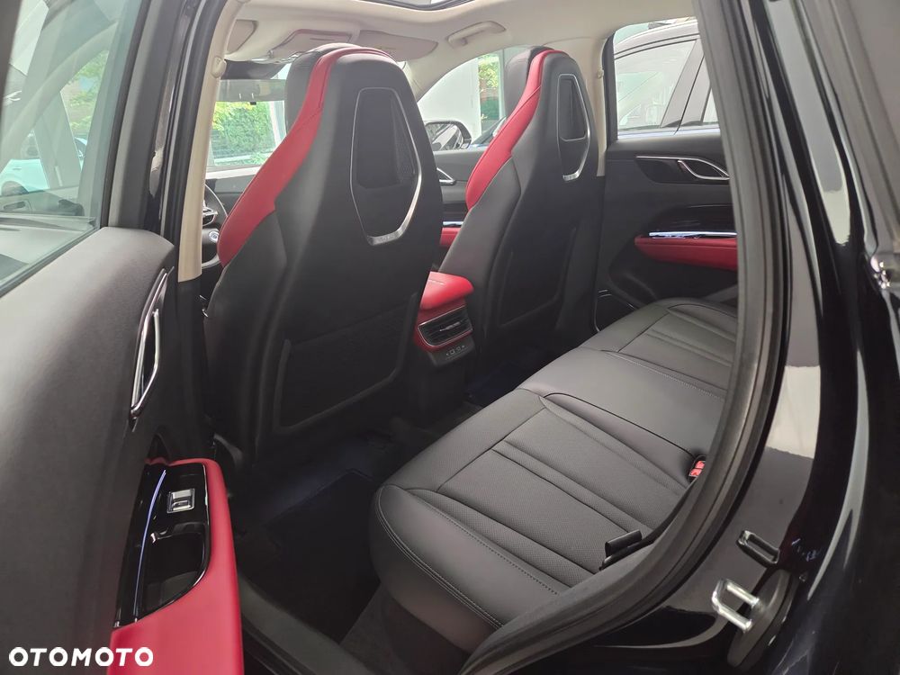 Hongqi HS3 1.5T FWD - 12
