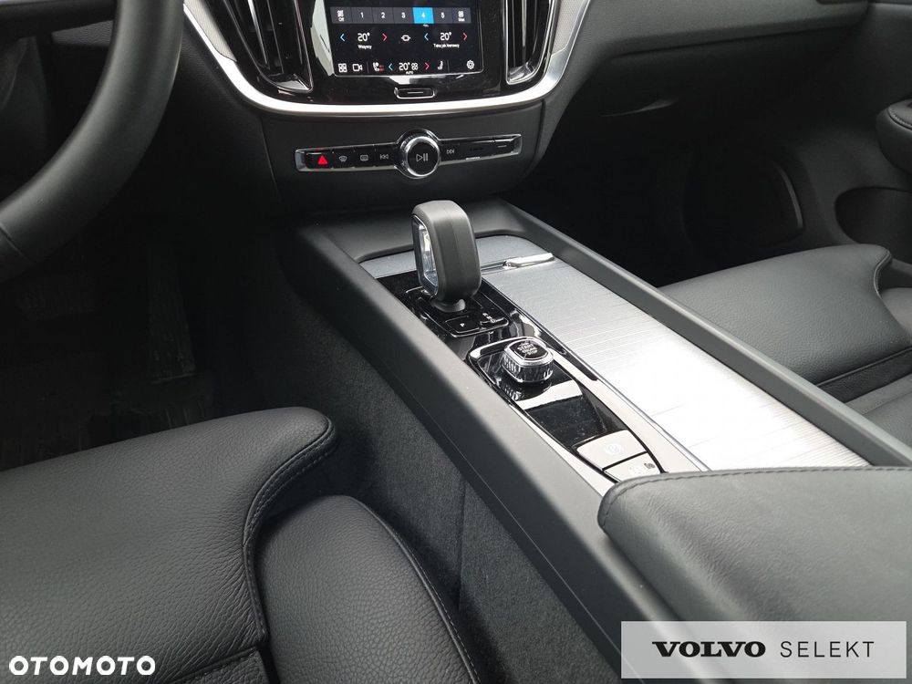Volvo V60 B4 B Plus Dark - 28