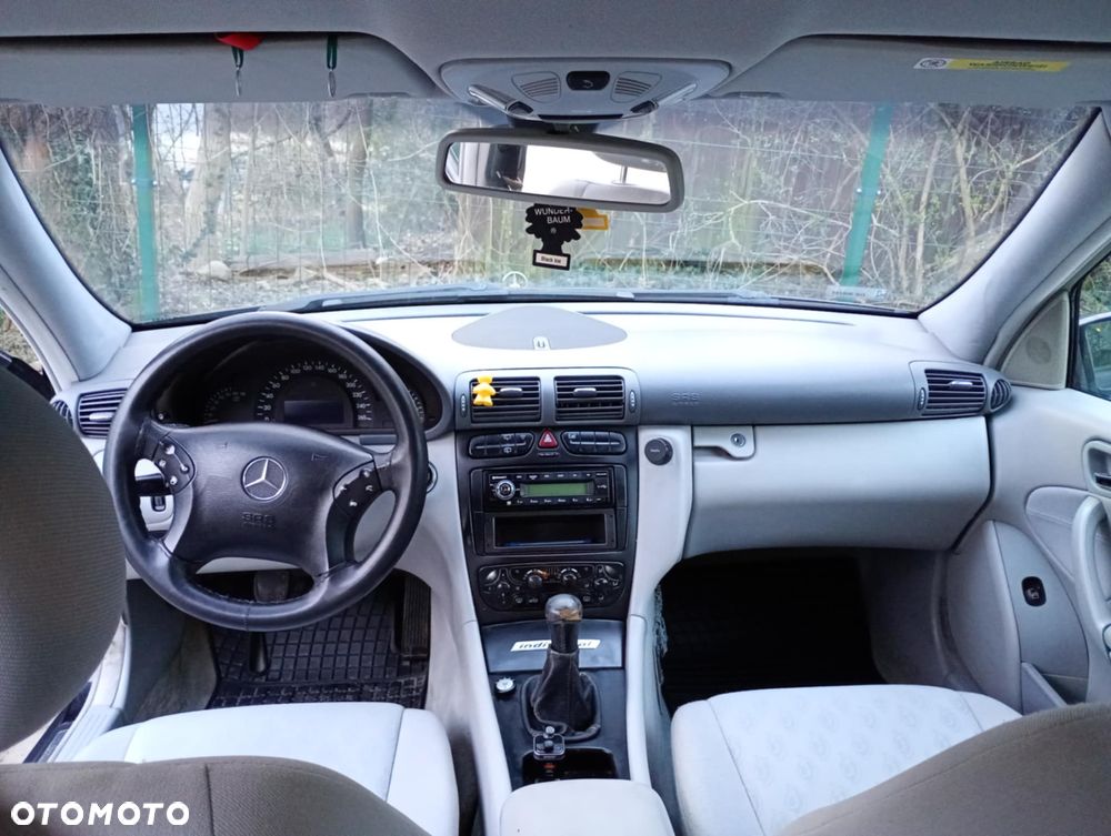 Mercedes-Benz Klasa C 180 T Kompressor Classic - 5