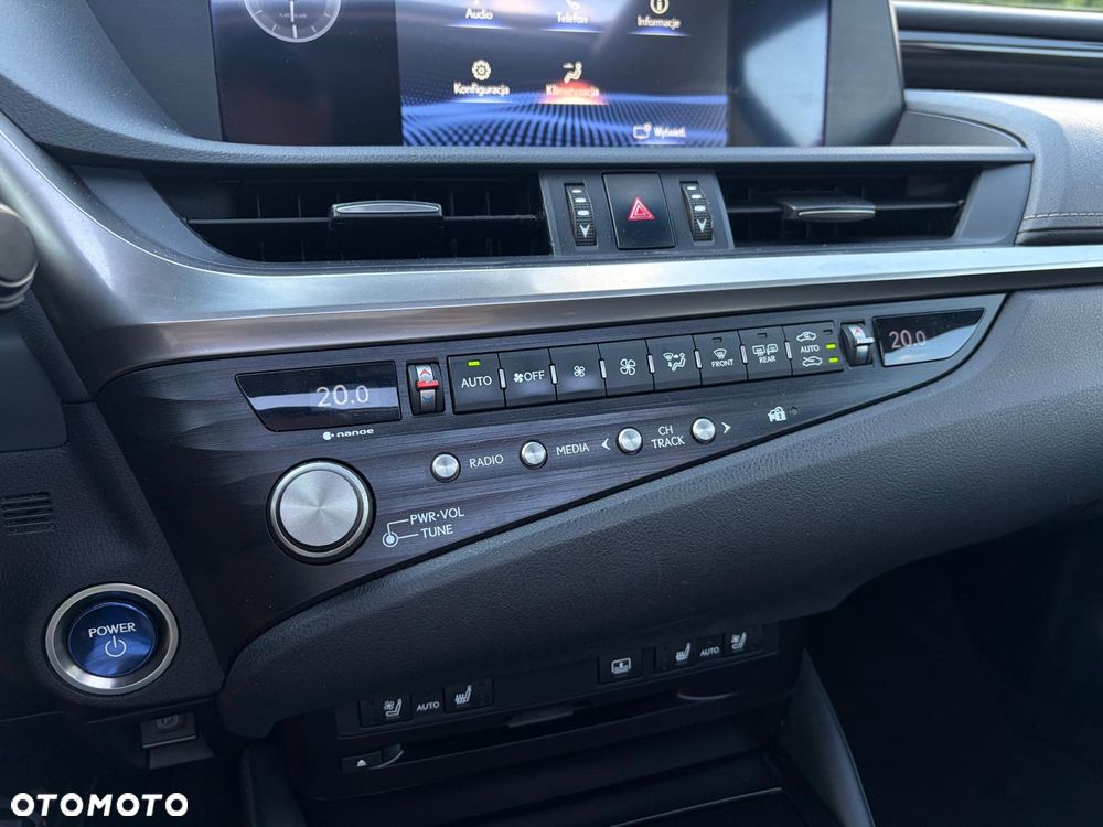 Lexus ES 300h Prestige - 27