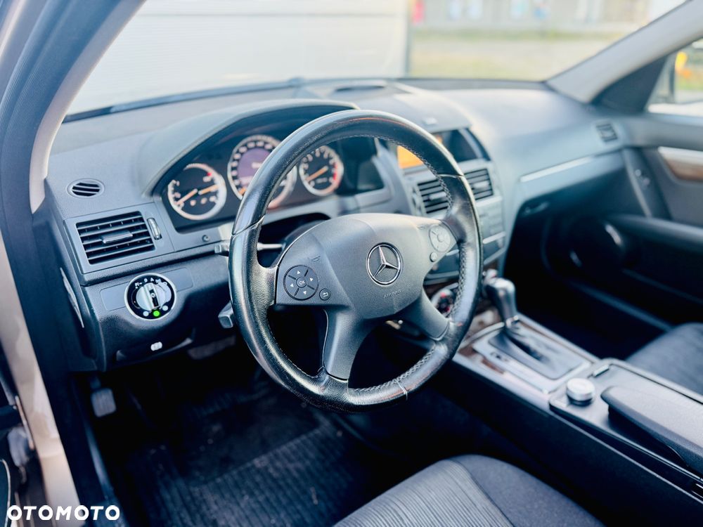 Mercedes-Benz Klasa C 180 T Kompressor Automatik Elegance - 28