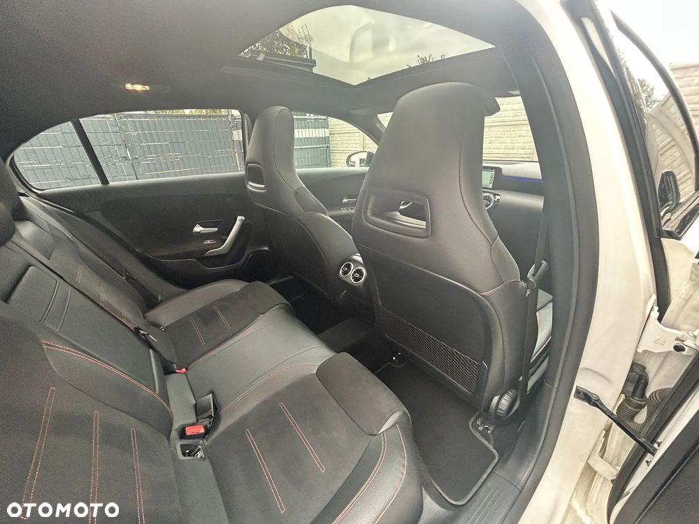 Mercedes-Benz Klasa A 200 4-Matic AMG Line 8G-DCT - 17