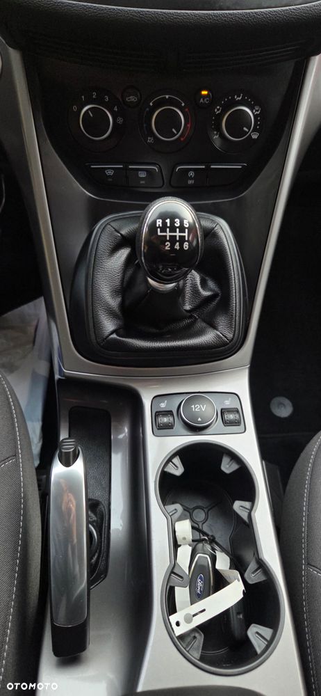 Ford Kuga 1.5 EcoBoost 2x4 Titanium - 28