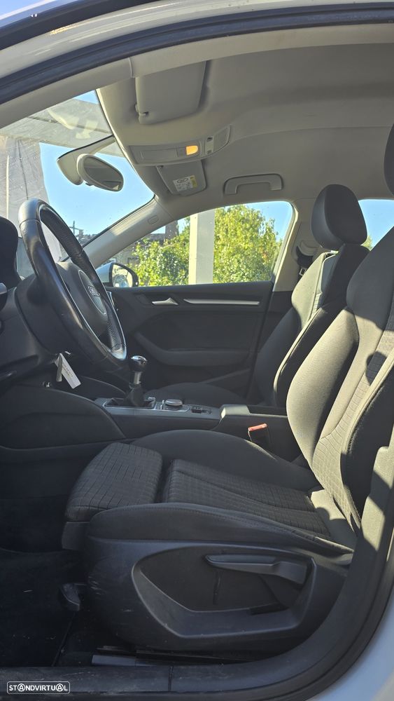 Audi A3 Sportback 1.6 TDI Ambiente - 9