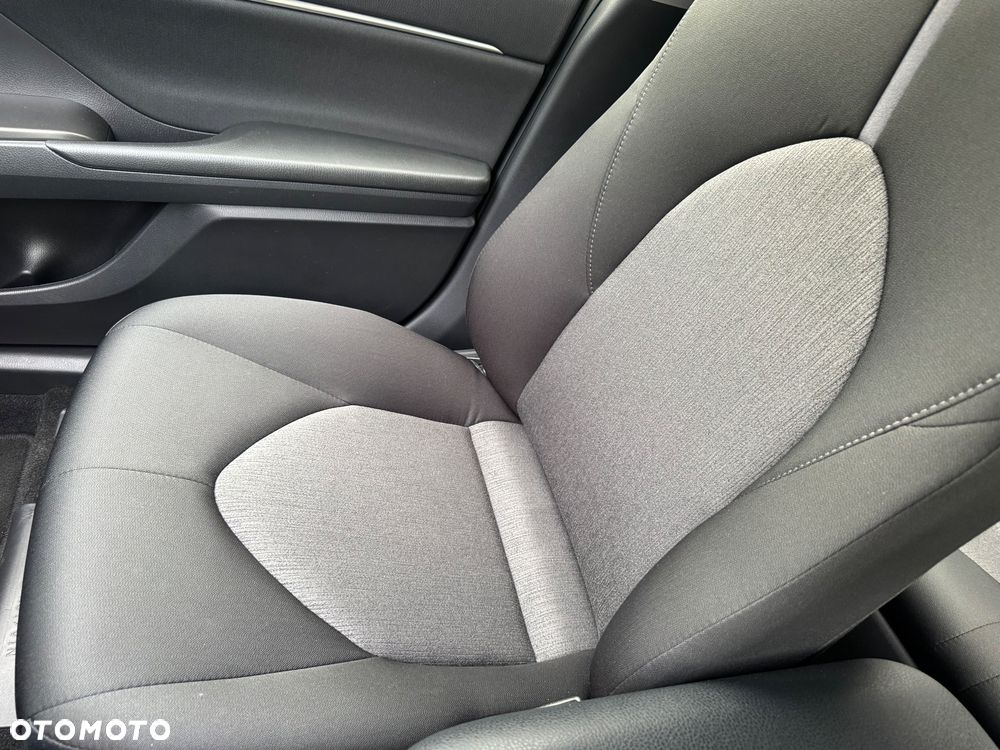 Toyota Camry 2.5 Hybrid Comfort CVT - 25