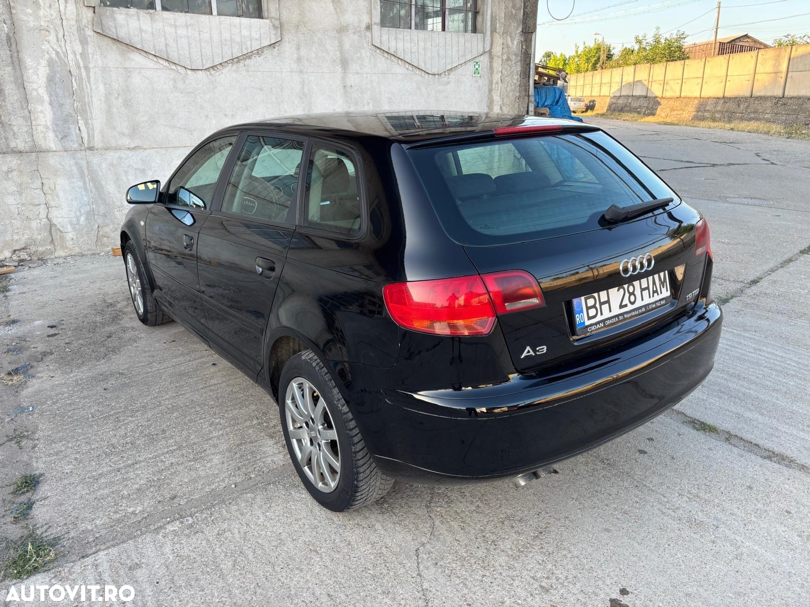 Audi A3 Sportback 1.9 TDI Ambiente - 4