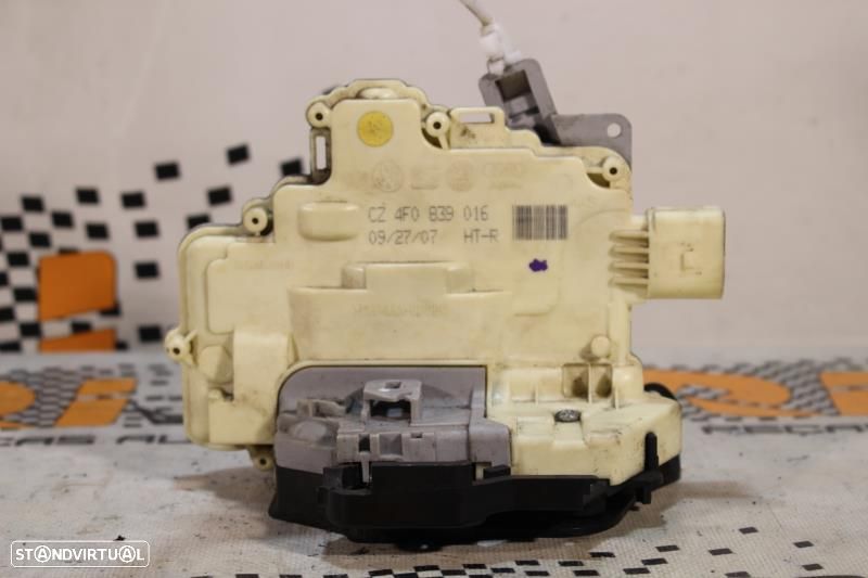 Fecho Da Porta Trás Direita Audi A3 (8P1)  4F0839016 / 4F0 839 016 - 2