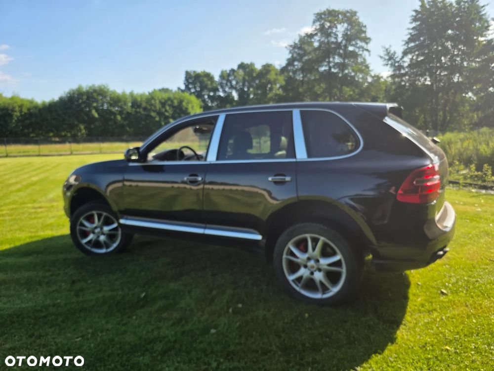 Porsche Cayenne Turbo - 12