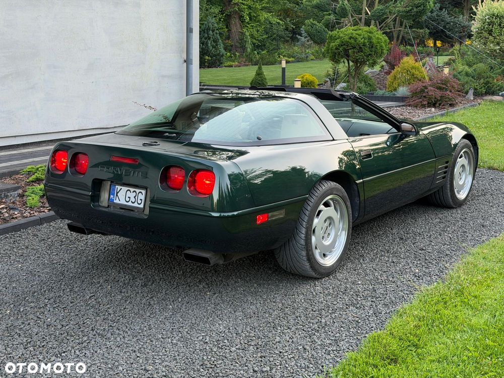Chevrolet Corvette - 8