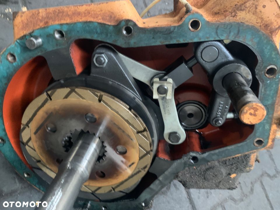 RH 953977 Zwolnica 57230RH tylnego mostu napędowego do CASE 580 G - 1