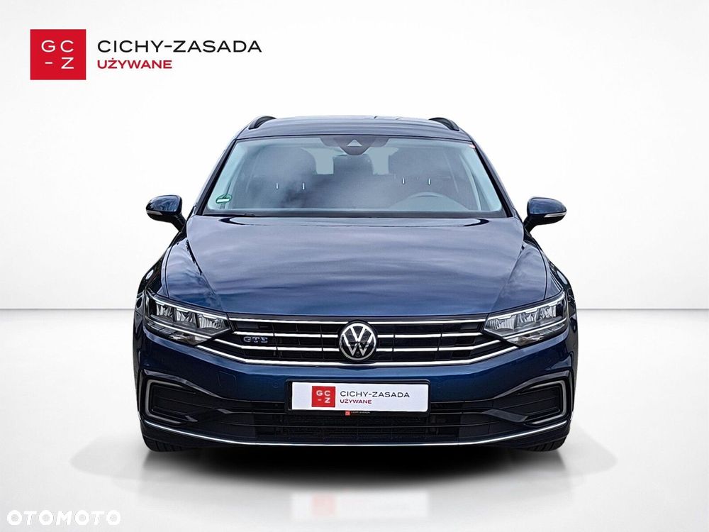 Volkswagen Passat - 8
