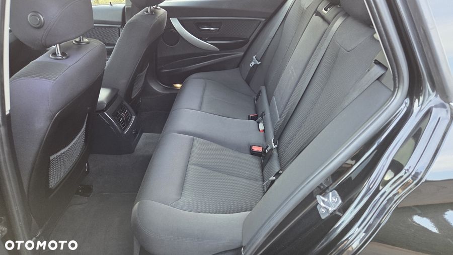 BMW Seria 3 - 23