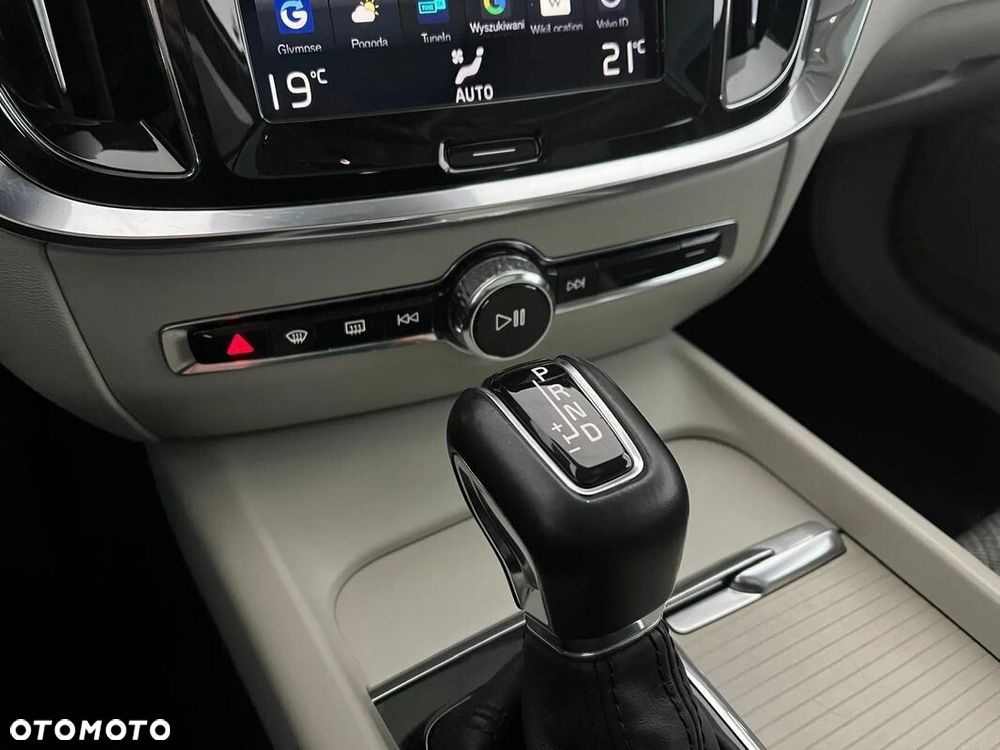 Volvo V60 D4 Drive-E Momentum - 38