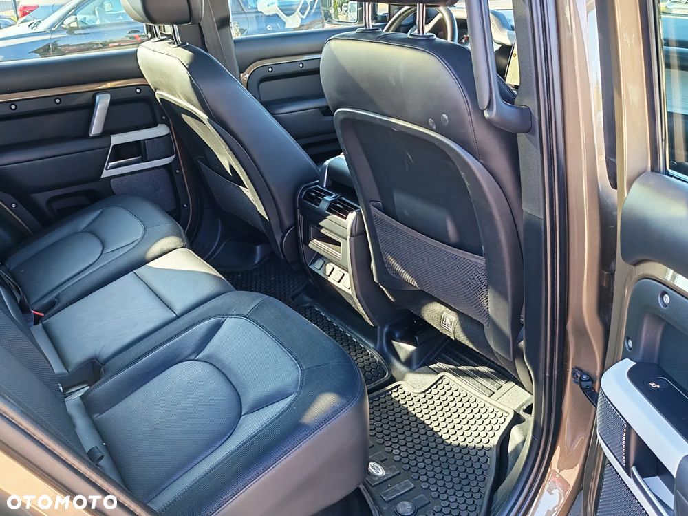 Land Rover Defender 110 D200 X-Dynamic HSE - 28