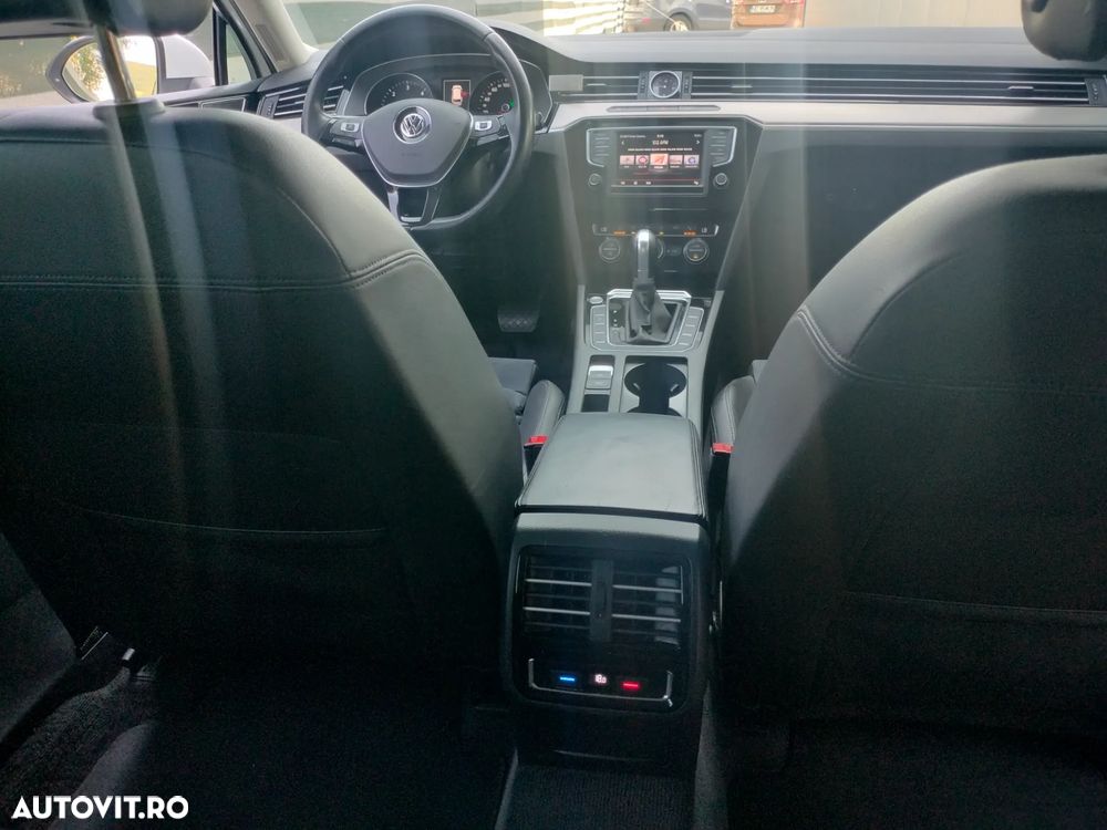 Volkswagen Passat 2.0 TDI DSG Highline - 32