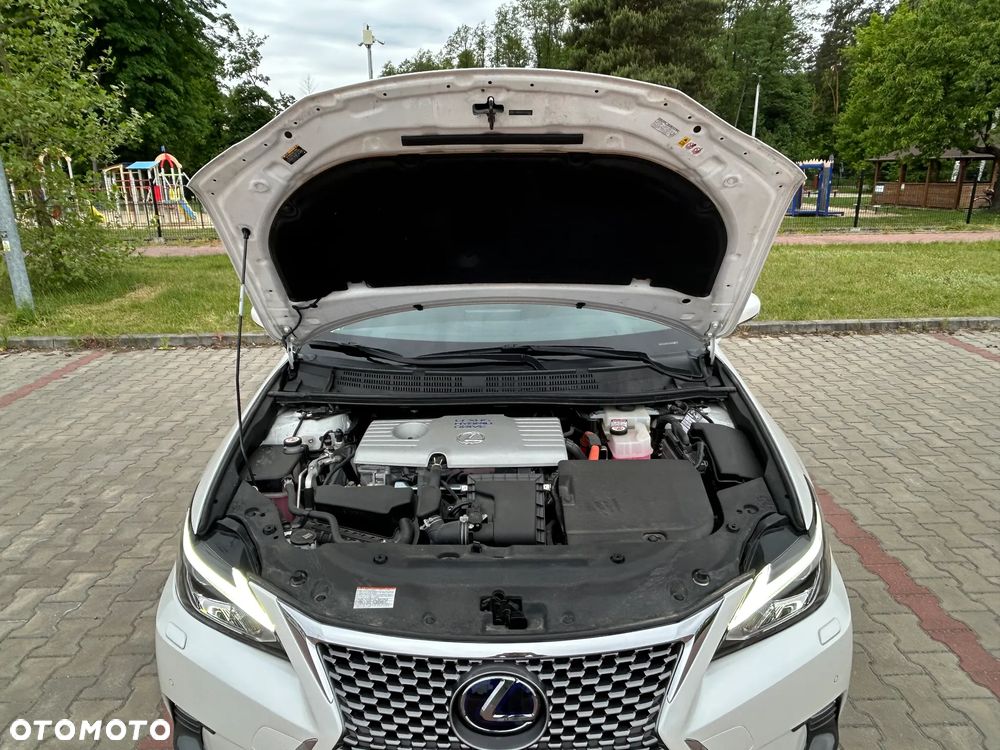Lexus CT - 16