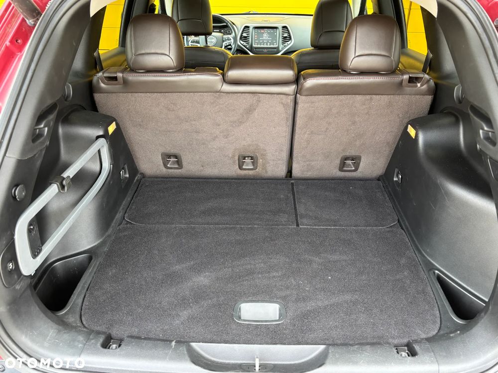 Jeep Cherokee - 8