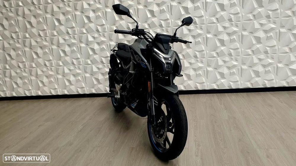 CF Moto 125NK - 11