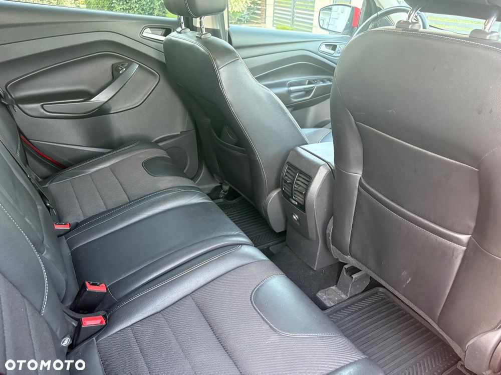 Ford Kuga 2.0 TDCi 2x4 Titanium - 16