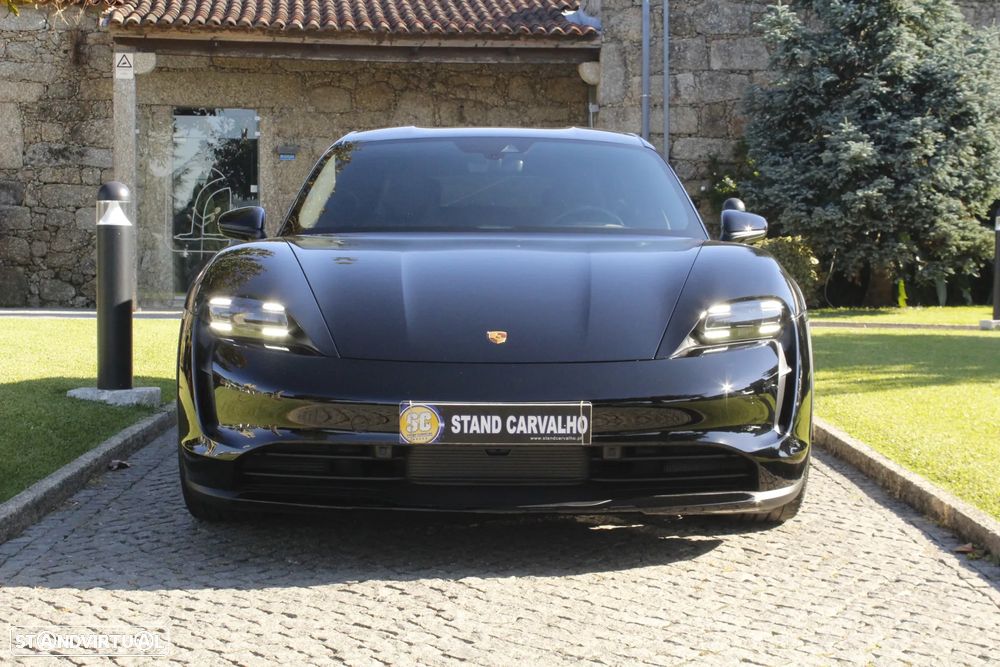 Porsche Taycan Cross Turismo 4 - 2