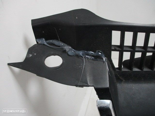 GRELHA FRONTAL VOLKSWAGEN PASSAT 2001 - - 1