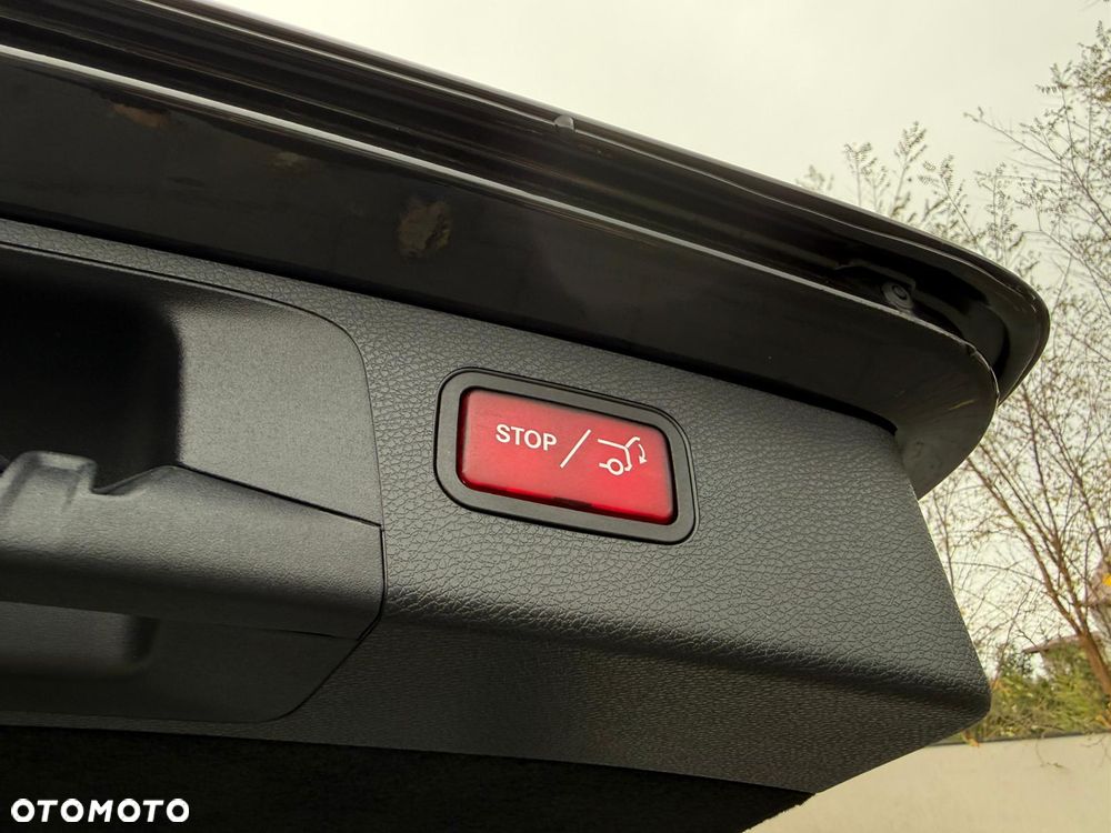 Mercedes-Benz Klasa E 200 4Matic 9G-TRONIC AMG Line - 40