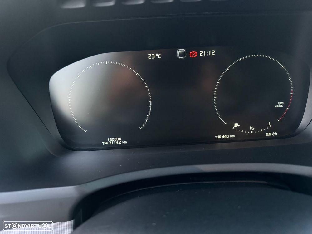 Volvo XC 90 2.0 D4 R-Design - 29