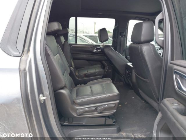 Chevrolet Suburban - 13