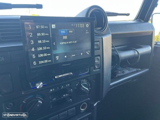 Land Rover Defender 90 2.4 CRD SE - 18