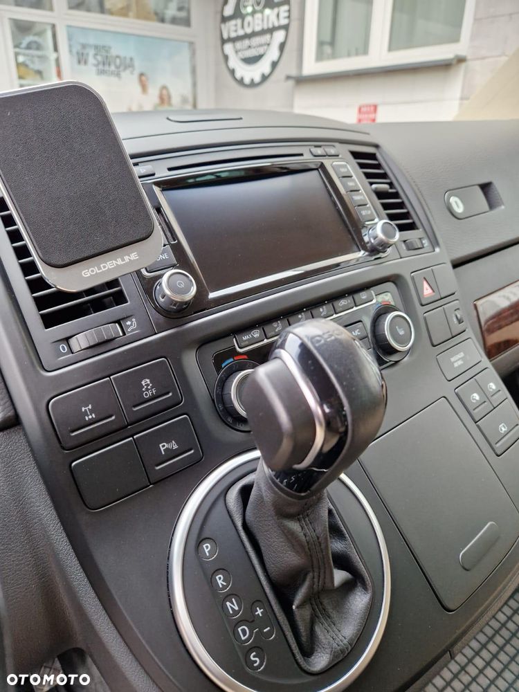 Volkswagen Multivan - 10