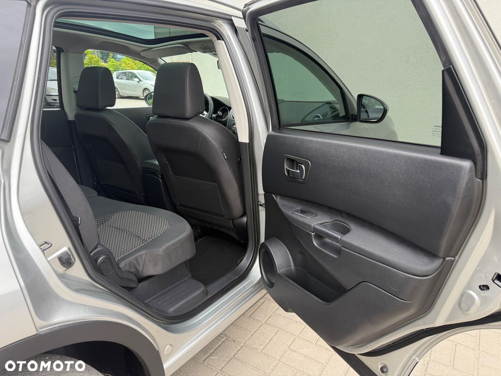 Nissan Qashqai+2 2.0 dCi DPF acenta - 28