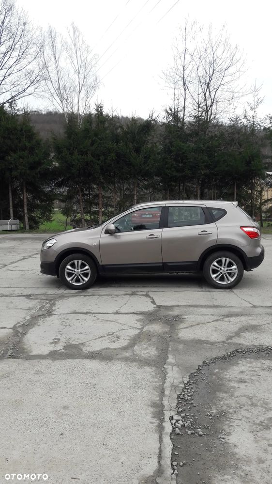 Nissan Qashqai 2.0 dCi 4x4 360 EU5 - 6
