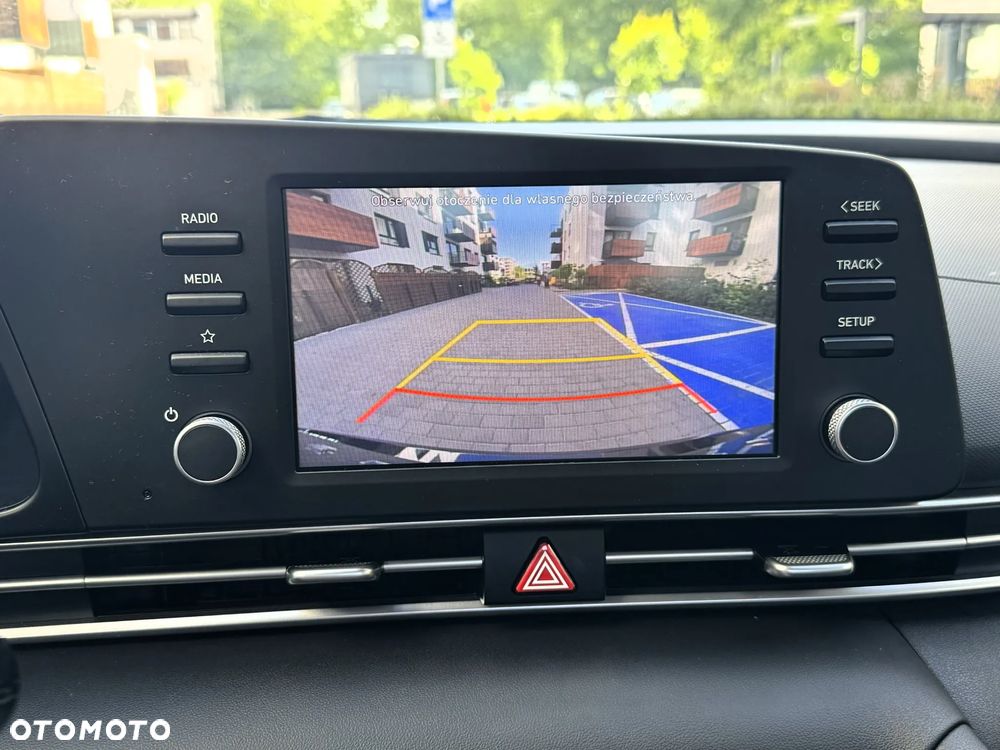 Hyundai Elantra 1.6 Smart CVT - 27