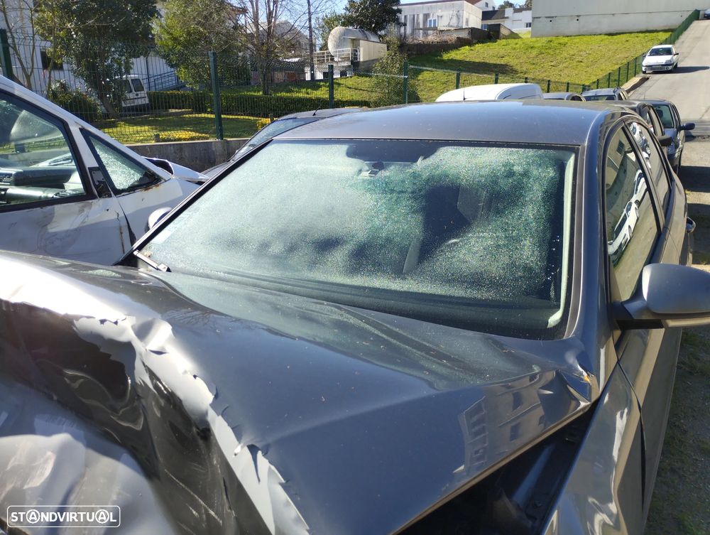 VW Passat 1.9 TDi Confortline - 7