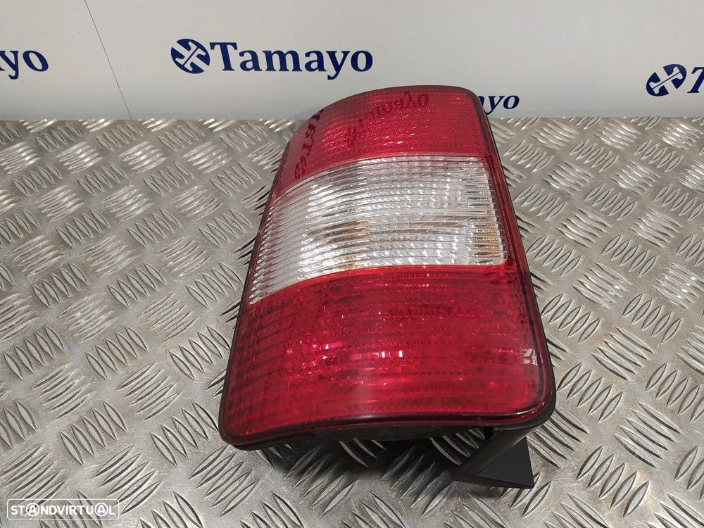 FAROLIM TRASEIRO ESQUERDO VOLKSWAGEN CADDY III FURGÃO 2008 -2K0945257A - 2