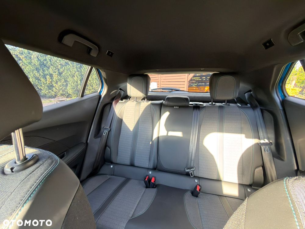 Peugeot 2008 PureTech 130 Allure S&S EAT8 - 13