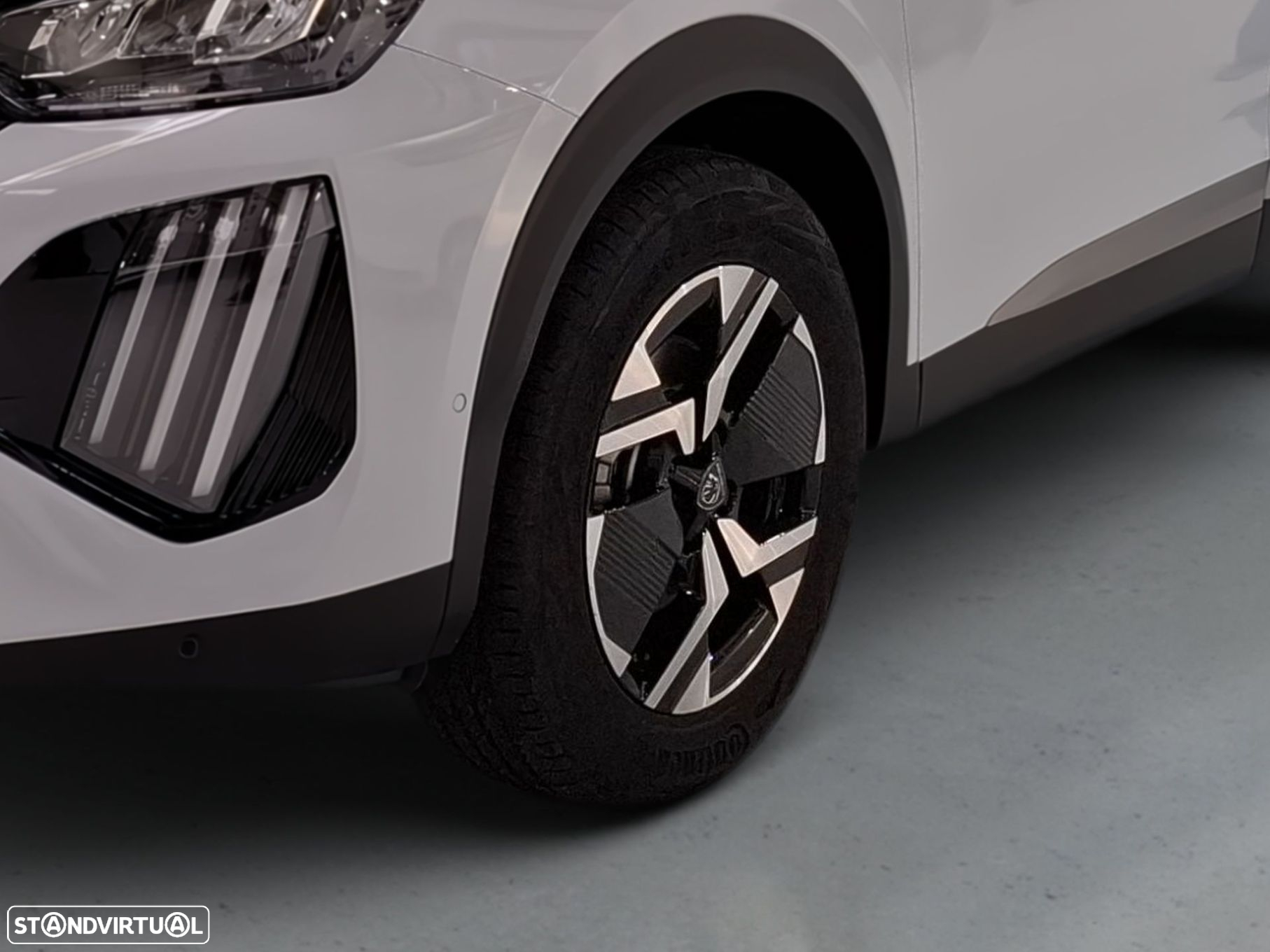 Peugeot 2008 1.2 PureTech Allure - 4